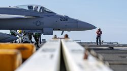 VFA-27 USS George Washington